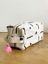 Load image into Gallery viewer, eelo dopp kit
